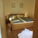 Sonnenweg 公寓 斯拉德明